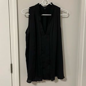 Ann Taylor black flowy sleeveless tank in size M